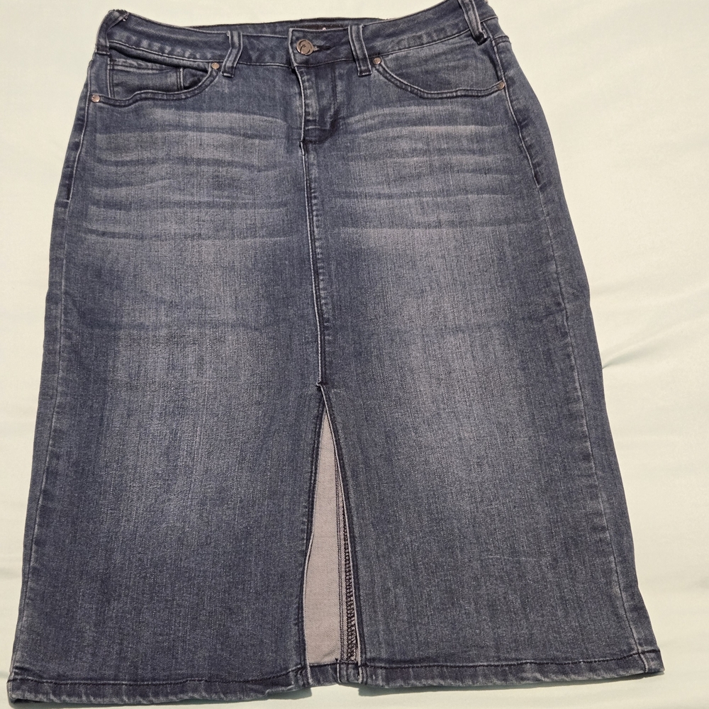 Earl Jeans Women's Classic Blue Denim Skirt